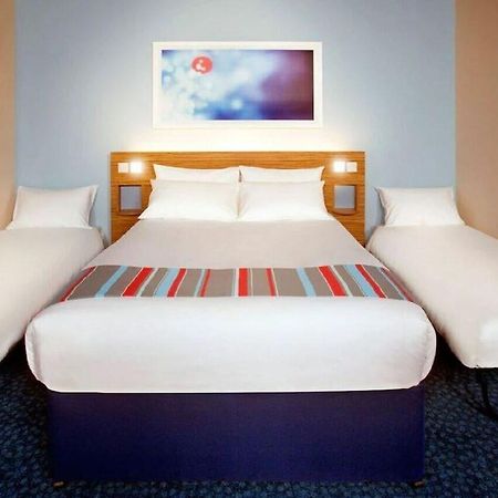 Travelodge Leatherhead Eksteriør billede
